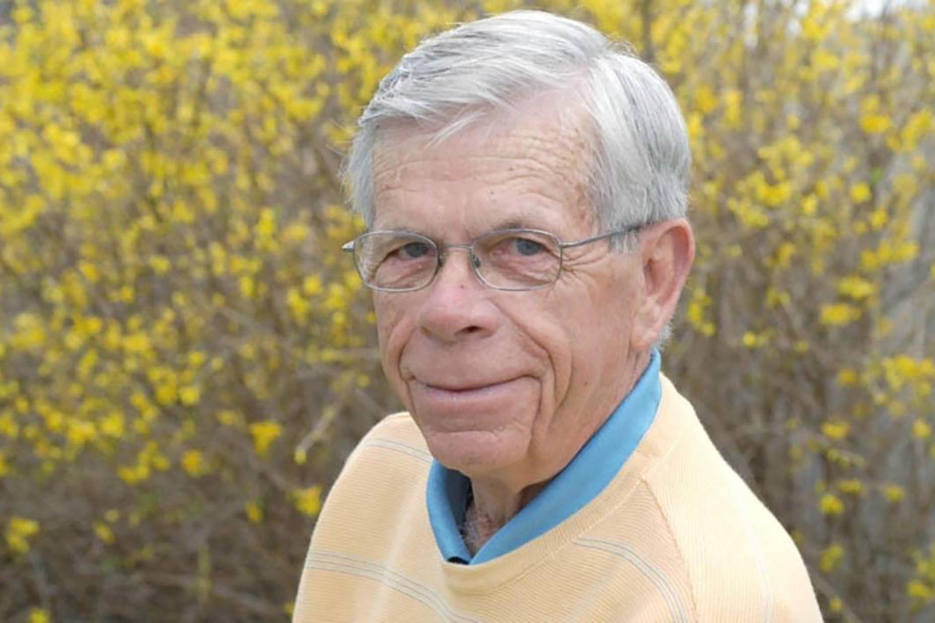 Journalist Ron Green dies at 95. He spent six decades as an award-winning sports writer in Charlotte