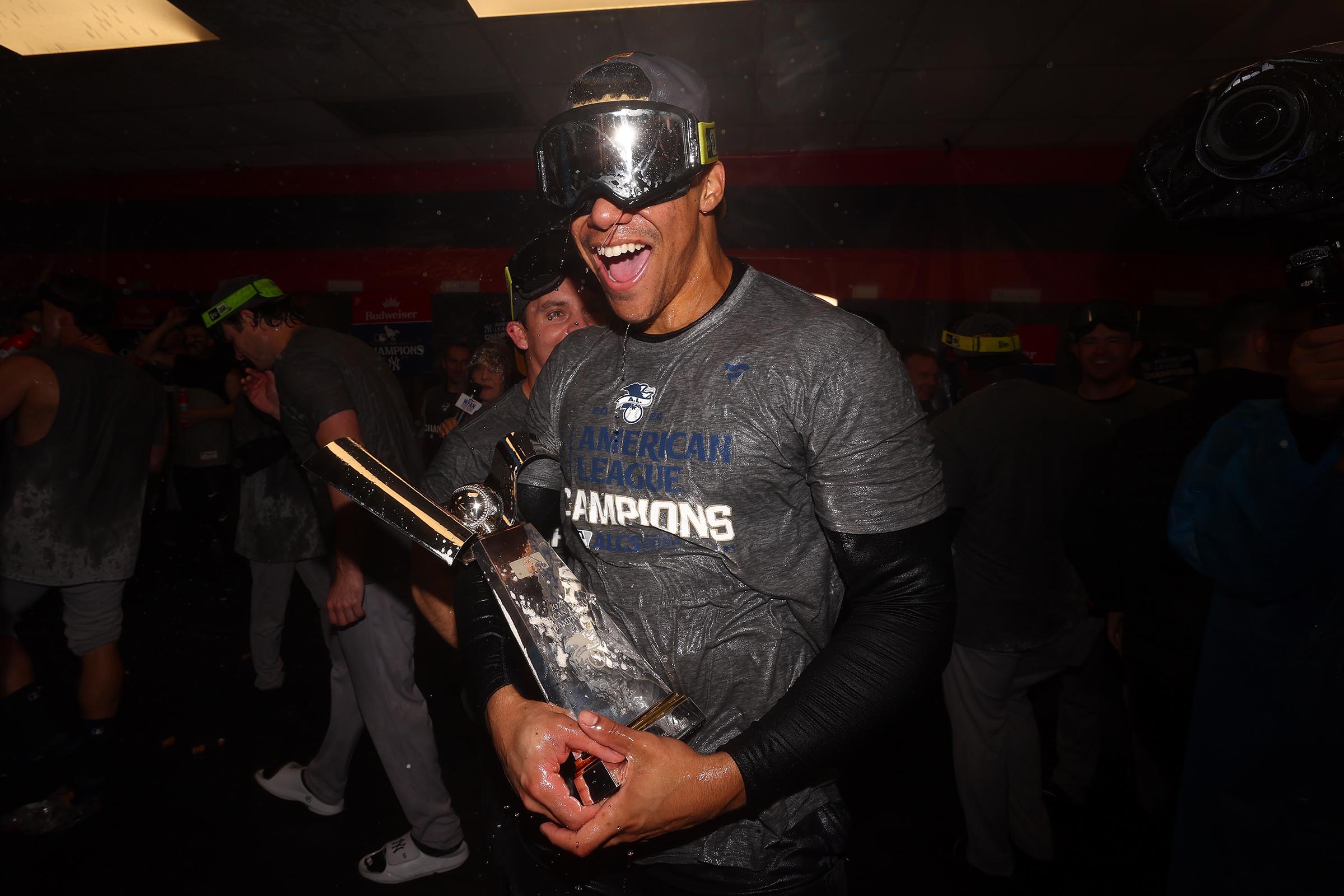 Juan Soto’s 3-run homer in 10th sends Yankees past Guardians 5-2 and into World Series for 41st time