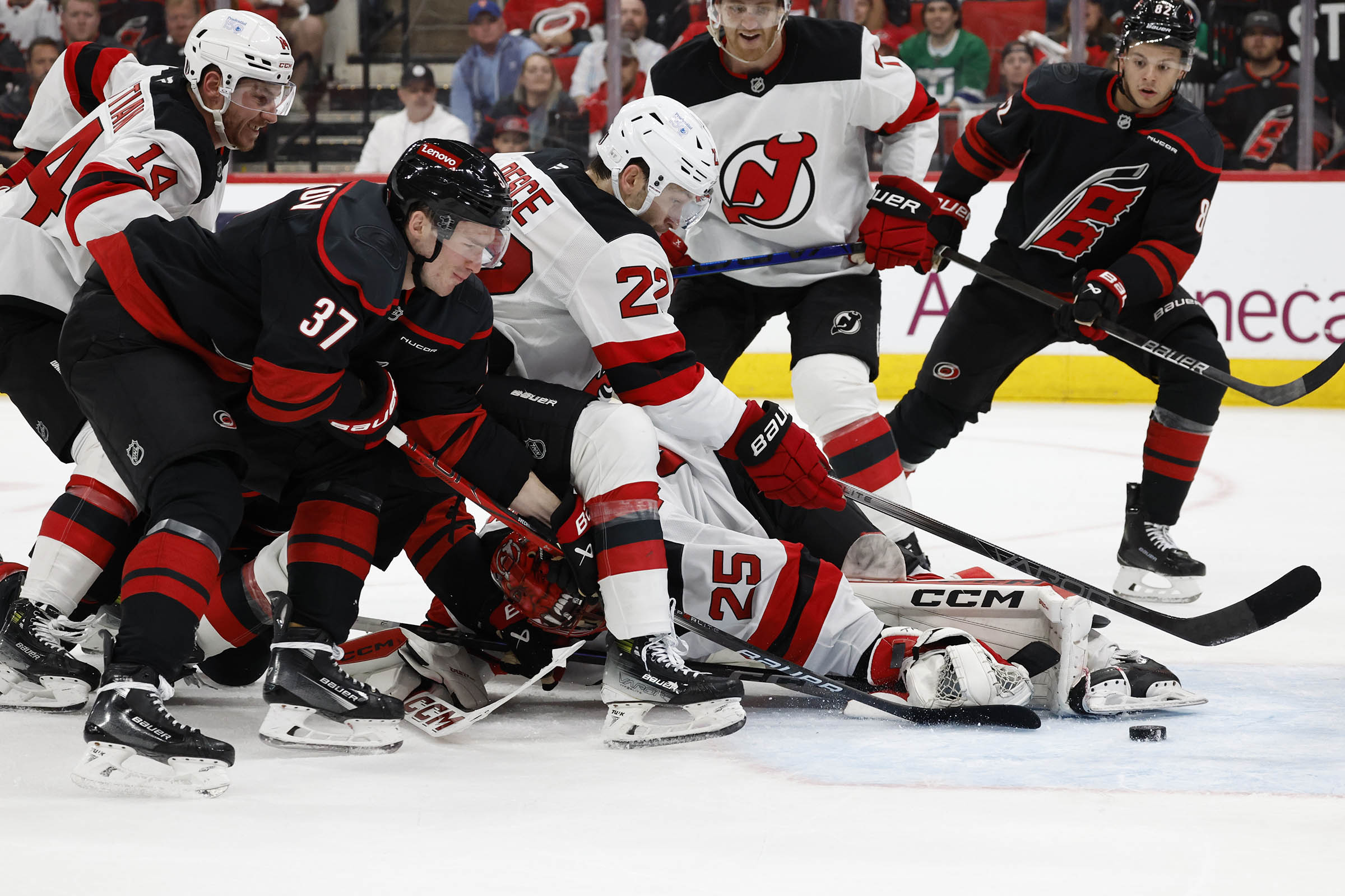 Martinook, Andersen help Hurricanes push past Devils 3-1 for 2-0 lead in 1st-round playoff series