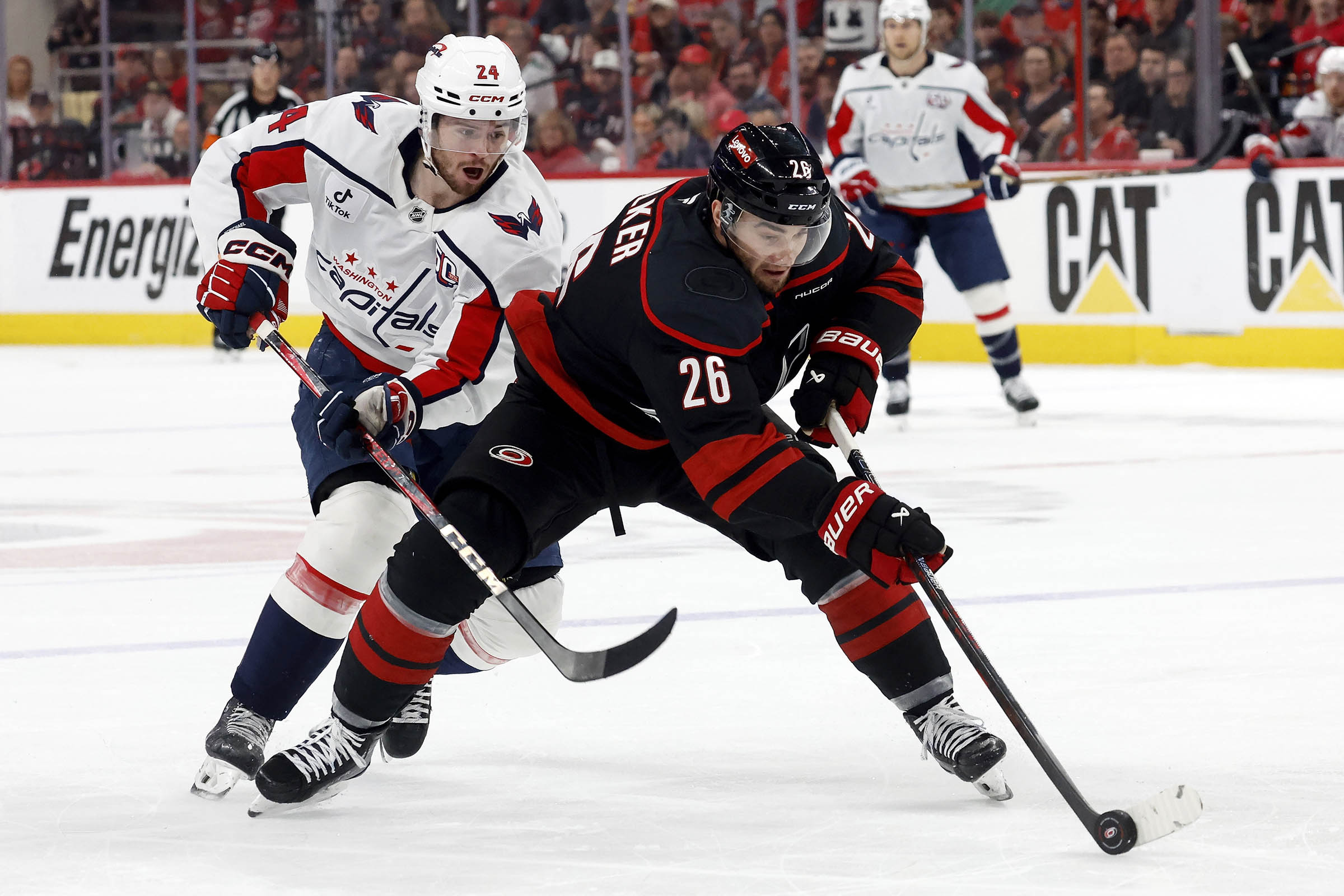 Walker, Svechnikov score late as Hurricanes push Capitals to brink of elimination in 5-2 win
