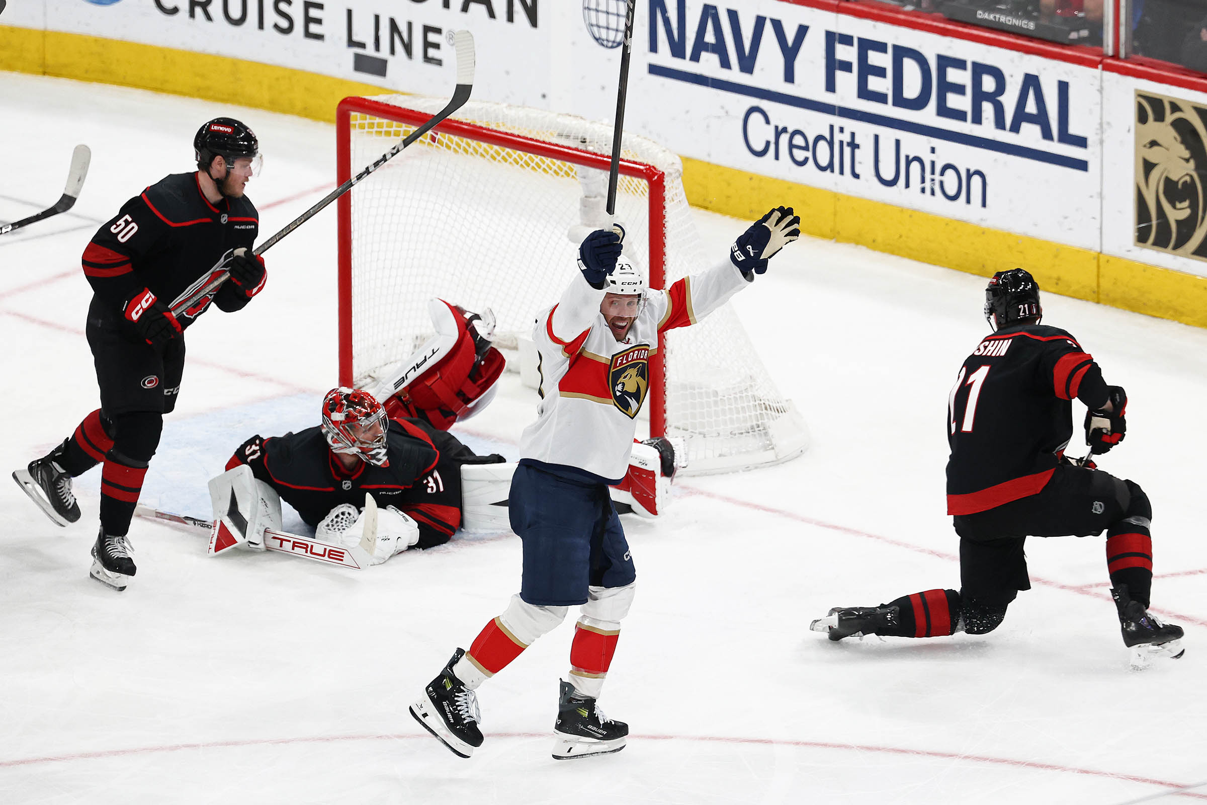 Defending champion Panthers head back to Stanley Cup Final with 5-3 Game 5 win over Hurricanes