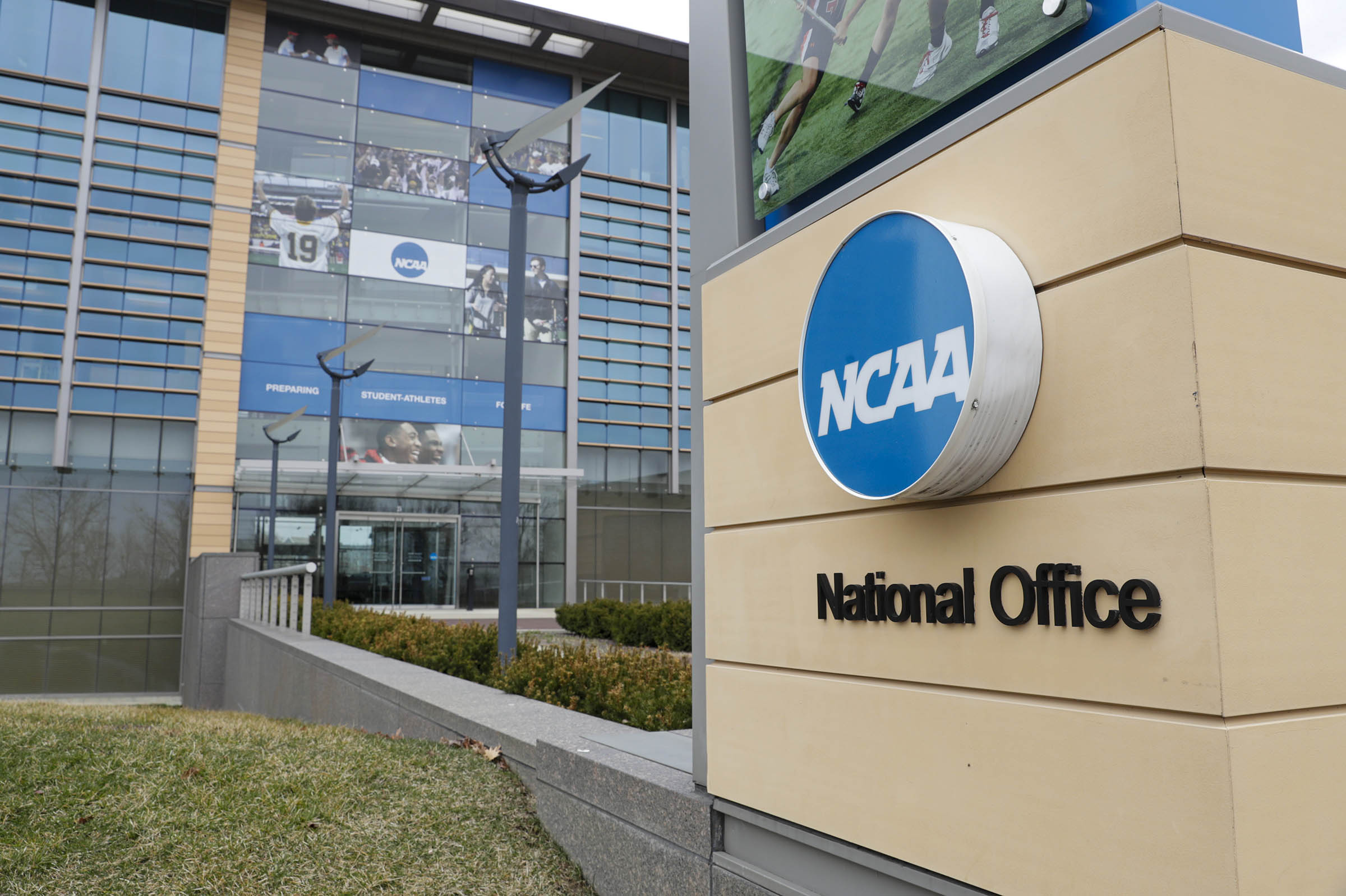 College sports commissioners laud $2.8B antitrust settlement, call for Congress to act