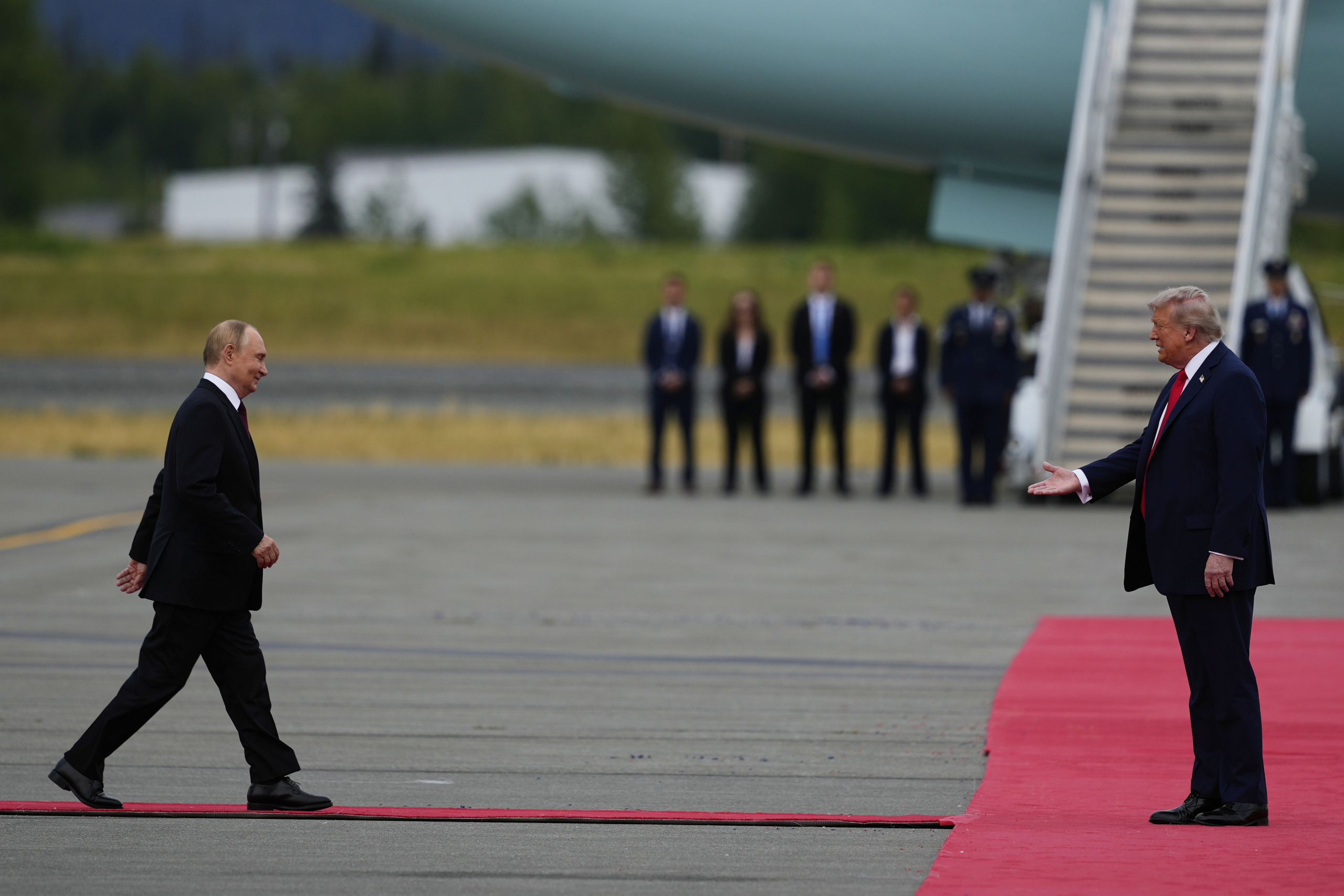 No deal to end Russia’s war in Ukraine after Trump rolls out red carpet for Putin